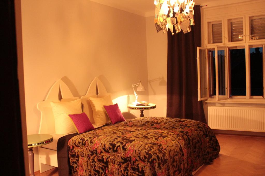 Altstadthaus Cityappartements Грац Стая снимка