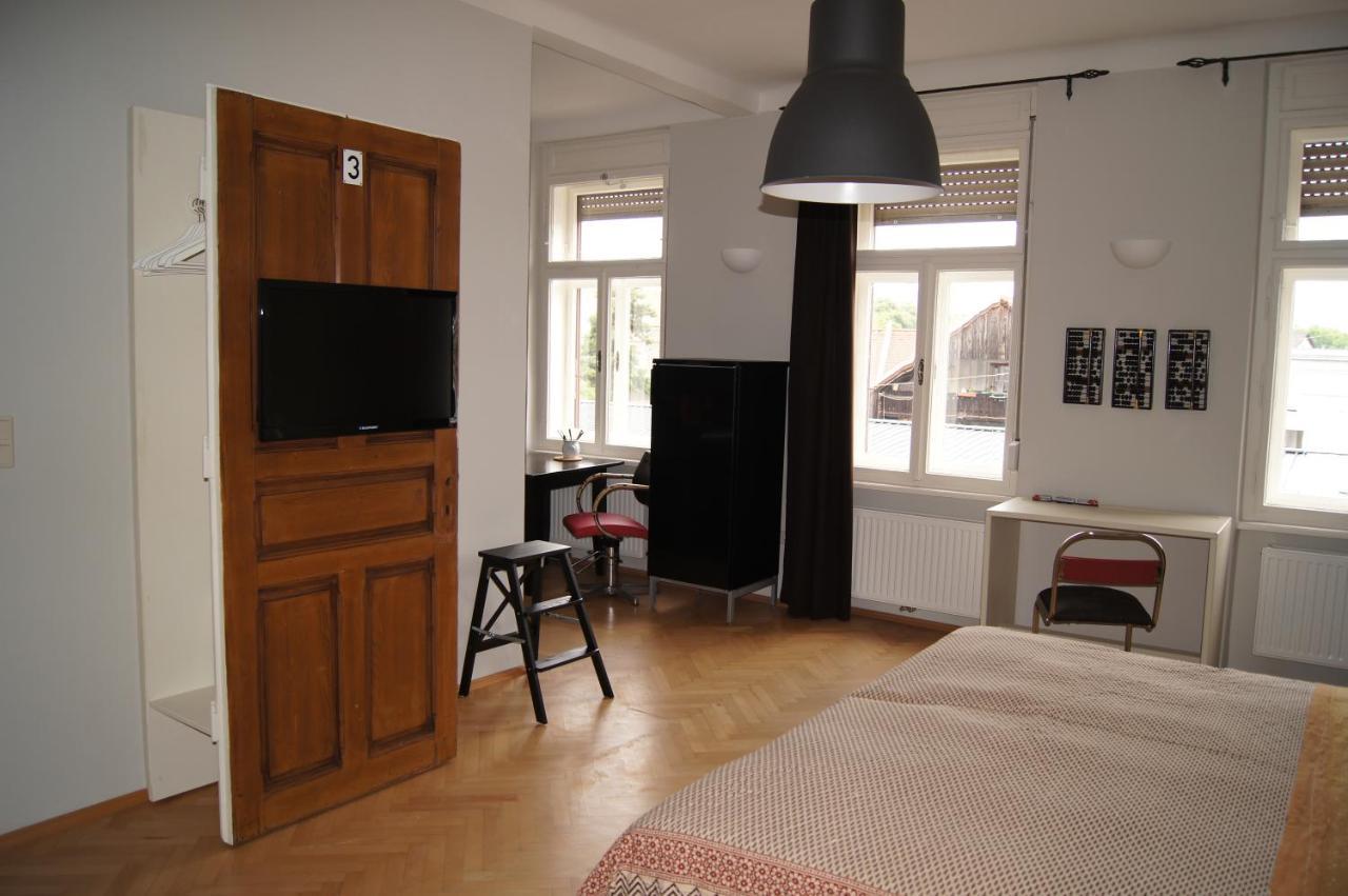Altstadthaus Cityappartements Грац Екстериор снимка